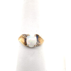 Opal Ring in 10KYG