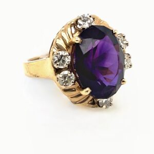 Oval Amethyst Ring with Diamond Accents in 14KYG