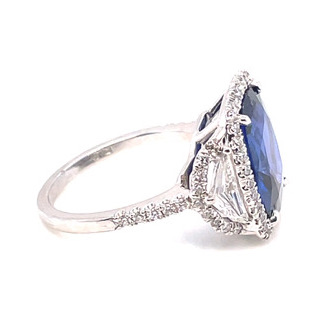 Sapphire Ring with Diamond Halo and Trapezoids in Platinum - Image 4